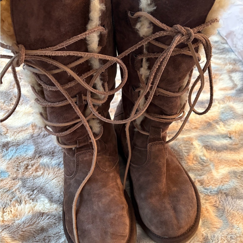 UGG Chestnut Lace-Up Winter Boots with Shearling